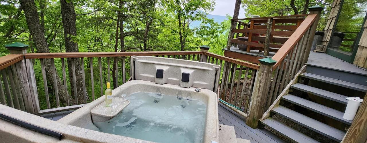 10 Miles Away From The Heart Of It All! Pigeon Forge Exterior photo