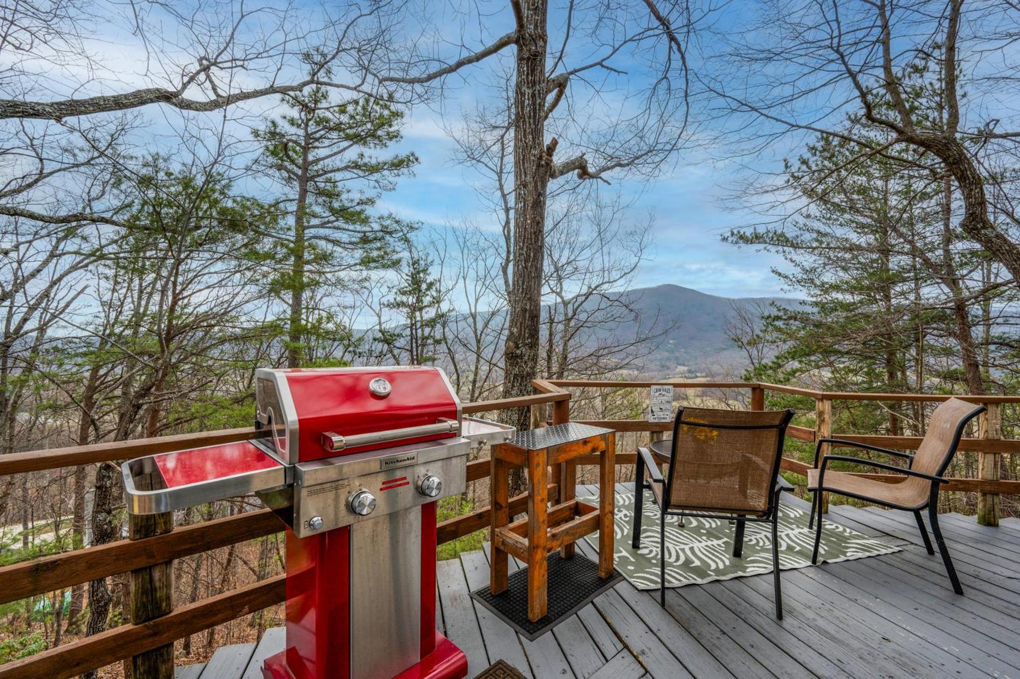 10 Miles Away From The Heart Of It All! Pigeon Forge Exterior photo