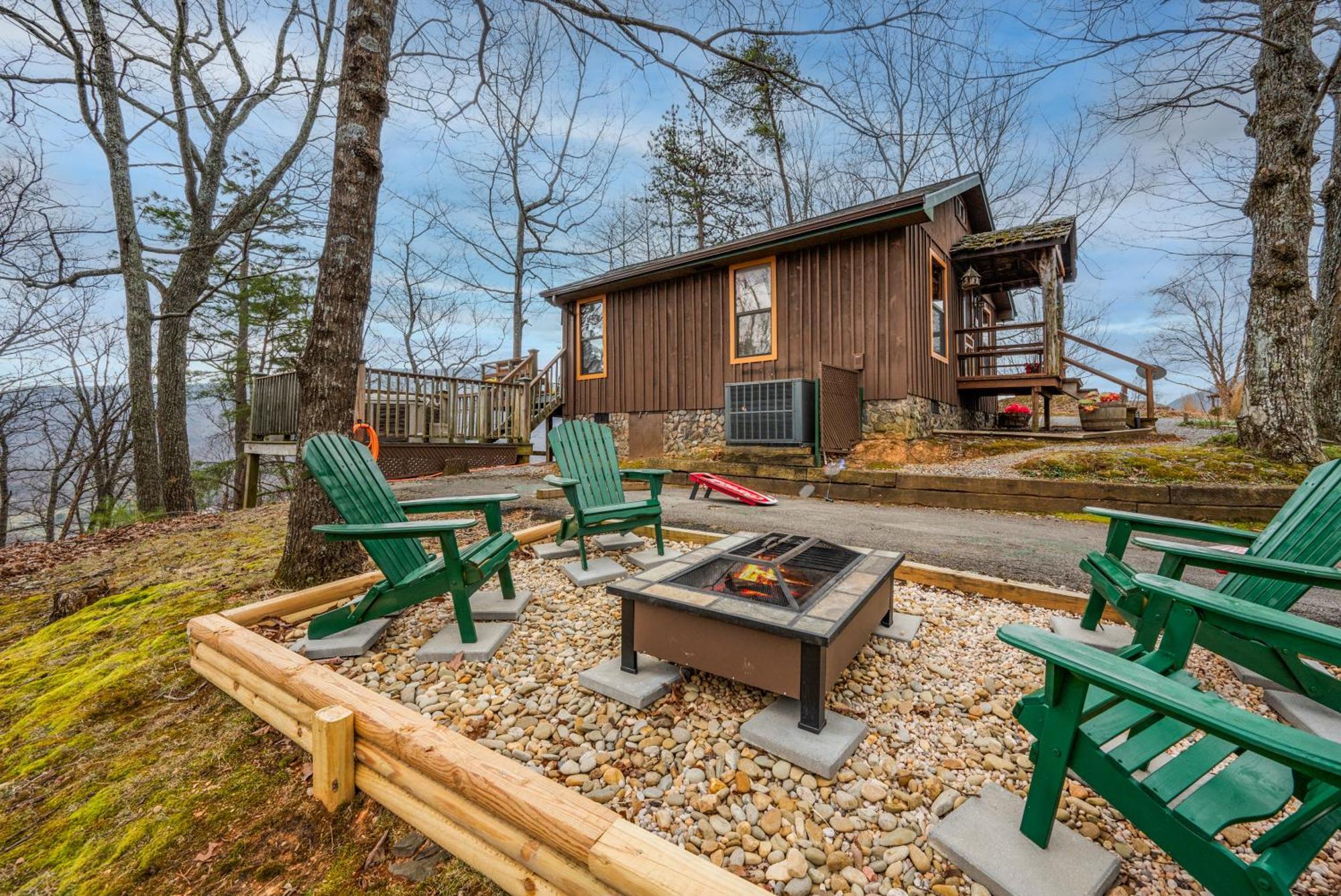 10 Miles Away From The Heart Of It All! Pigeon Forge Exterior photo