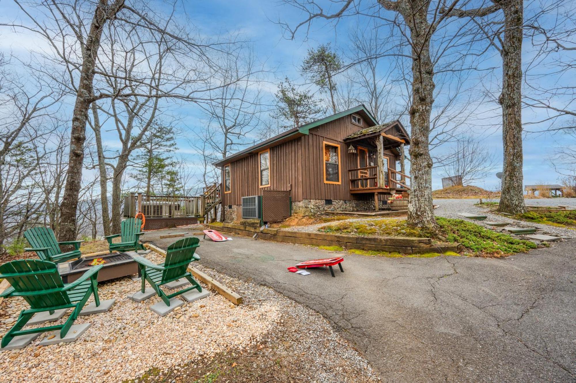 10 Miles Away From The Heart Of It All! Pigeon Forge Exterior photo